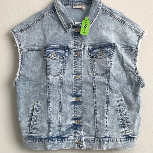 LOGO by Lori Goldstein Jackets & Blazers - LOGO By Lori Goldstein Extended Shoulder Denim Jacket - Light (sz) a505936